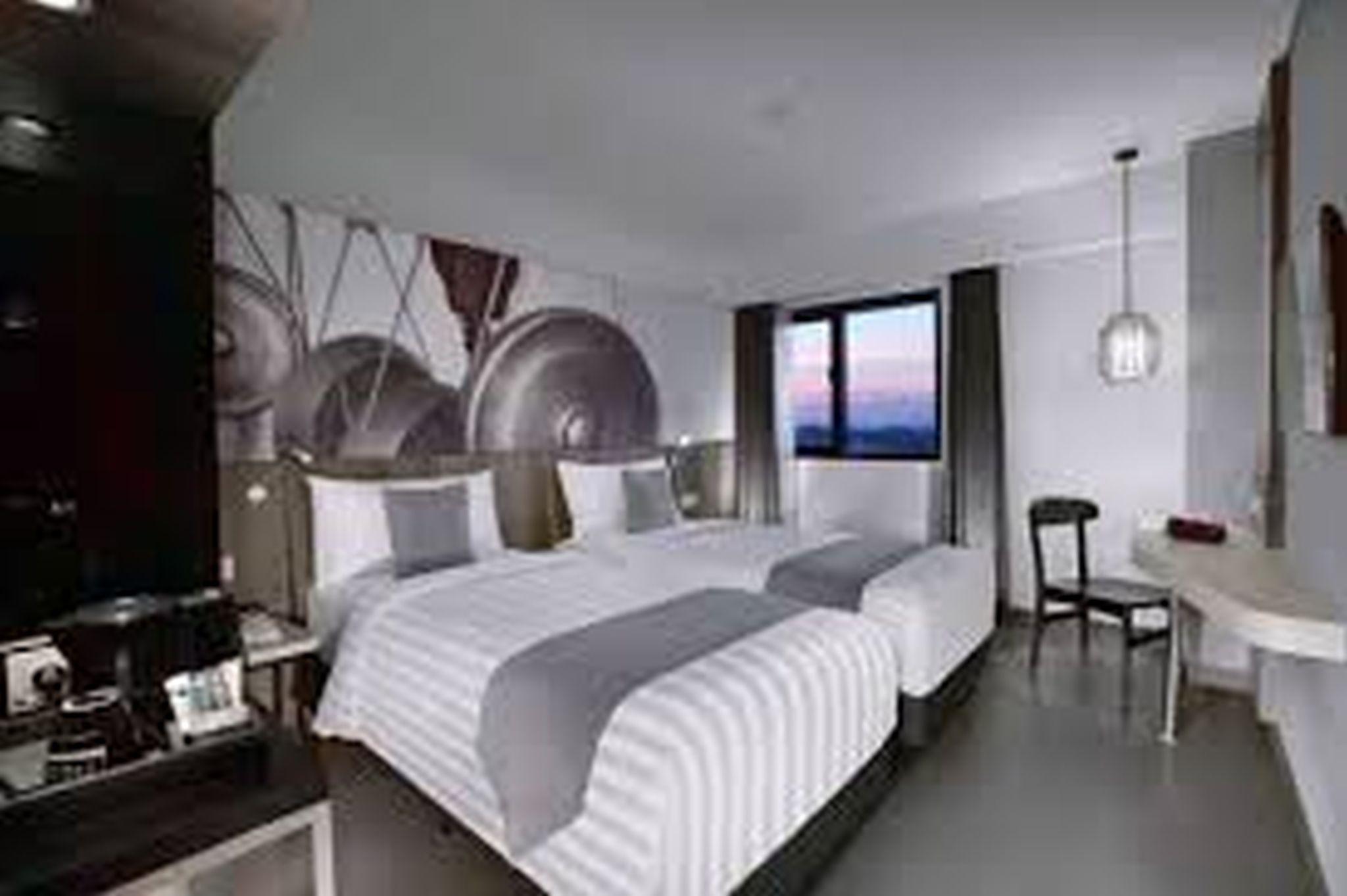 Hotel Neo Malioboro By Aston Yogyakarta Exterior photo