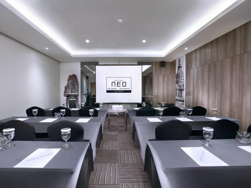 Hotel Neo Malioboro By Aston Yogyakarta Exterior photo