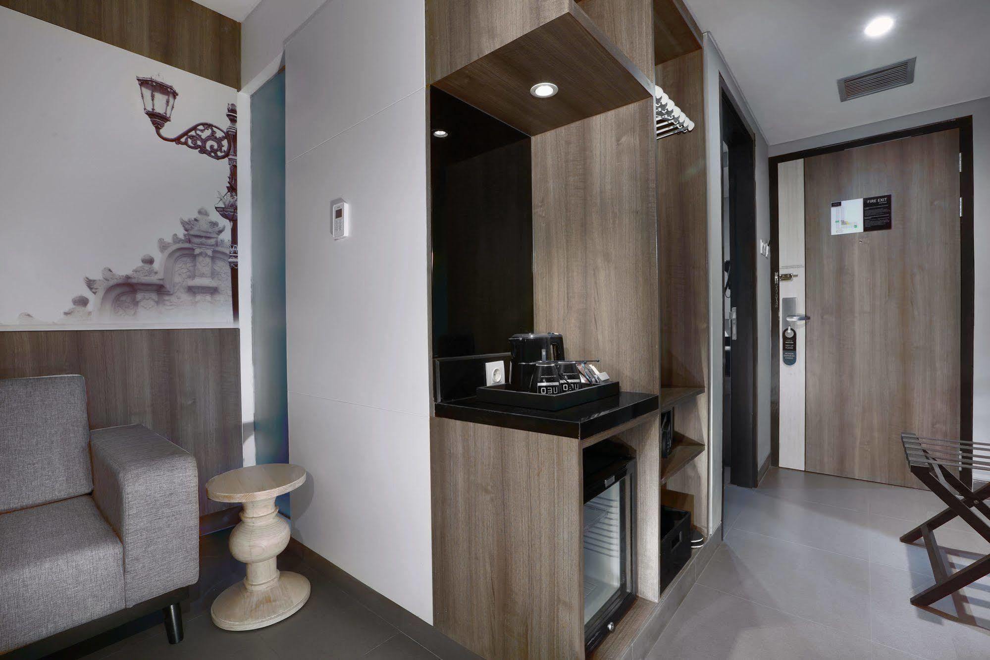 Hotel Neo Malioboro By Aston Yogyakarta Exterior photo