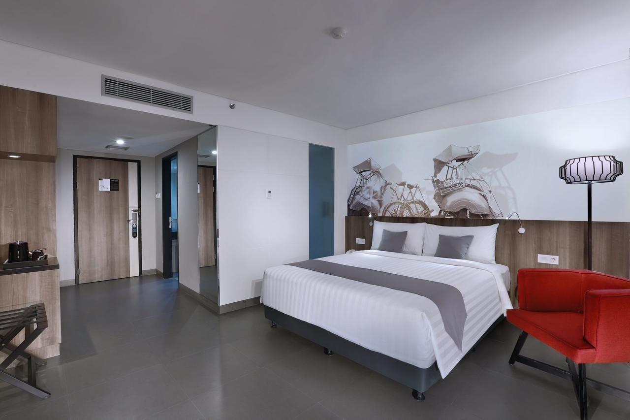 Hotel Neo Malioboro By Aston Yogyakarta Exterior photo